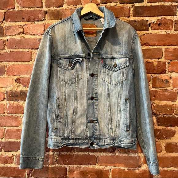 Levi’s Denim Trucker Jacket Size Medium Men’s - Picture 1 of 12